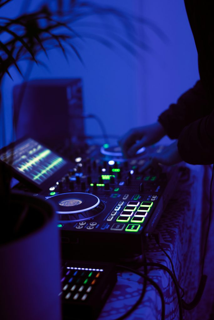 jack-thompson-S_JDmY8ZlVo-unsplash